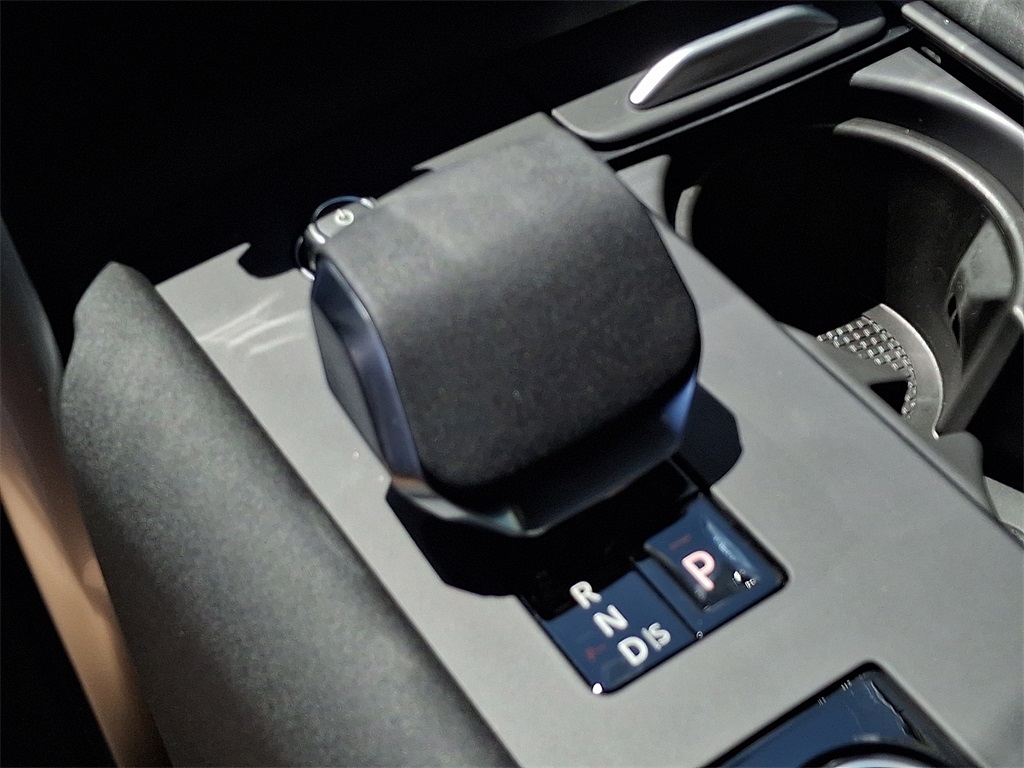 2025 Land Rover Discovery SE photo 11