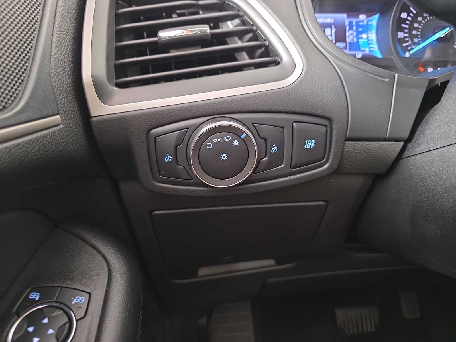 2023 Ford Edge SEL photo 22