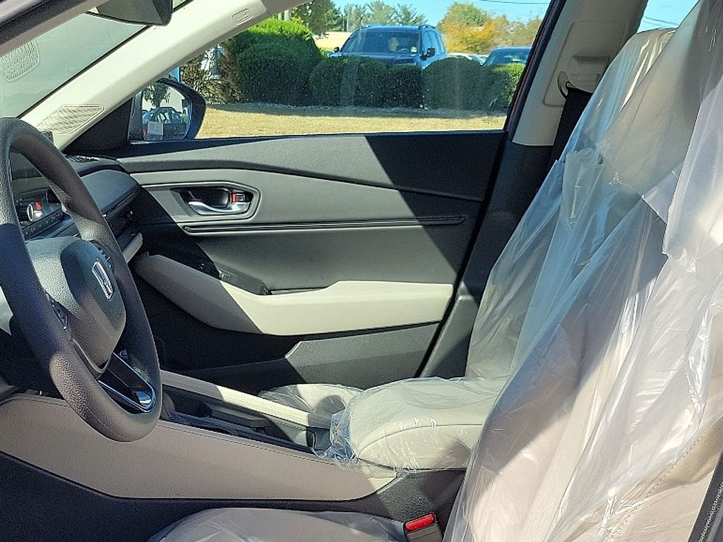 2025 Honda Accord SE photo 6