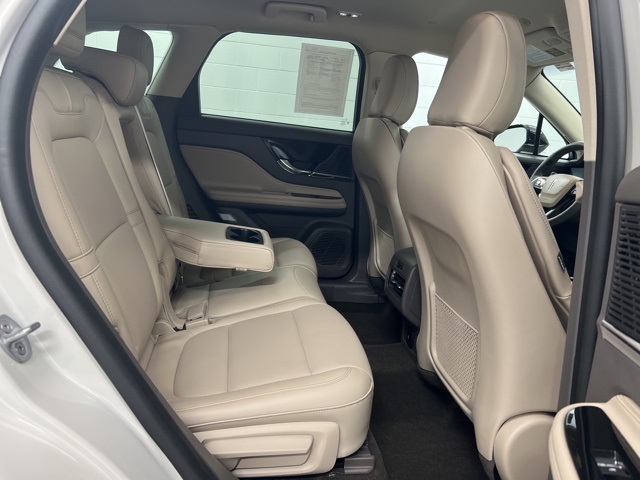 2022 Lincoln Corsair Standard photo 23