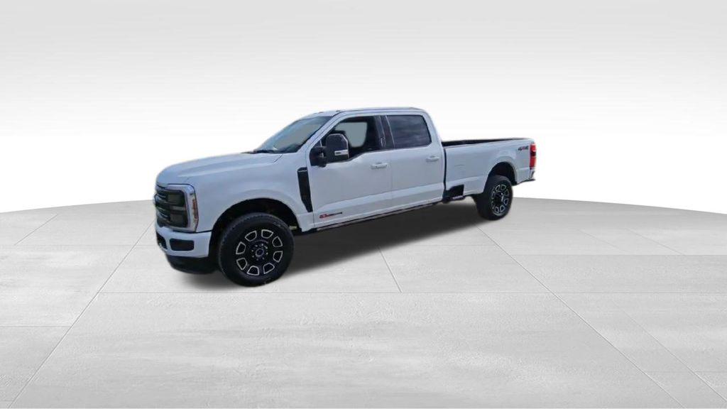 2026 Ford F-350 Platinum photo 4