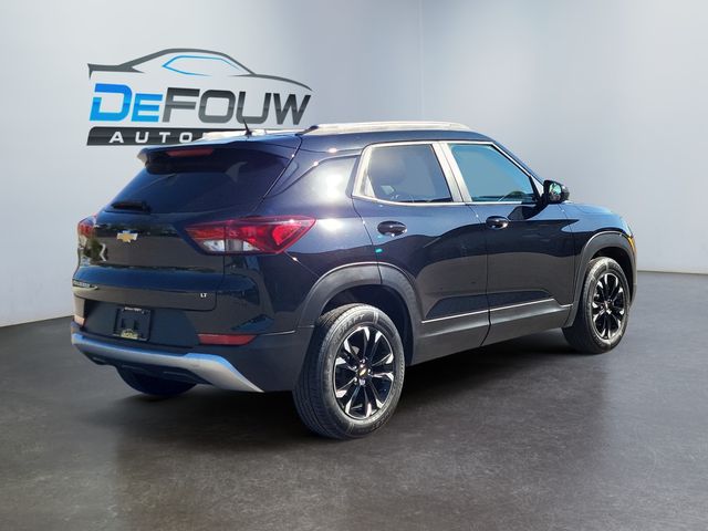 2022 Chevrolet Trailblazer LT photo 2