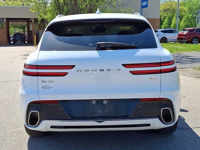 2022 Genesis GV70 2.5T Advanced photo 2