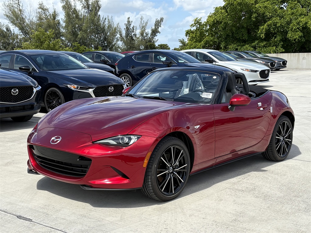 2025 Mazda MX-5 Miata Miata Grand Touring photo 2