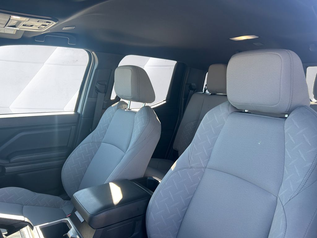 2024 Toyota Tacoma SR5 photo 8