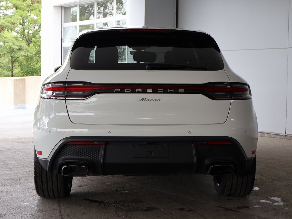 2025 Porsche Macan T photo 6