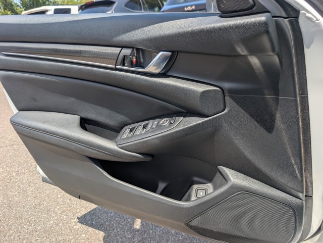 Used 2021  Honda Sport image 9