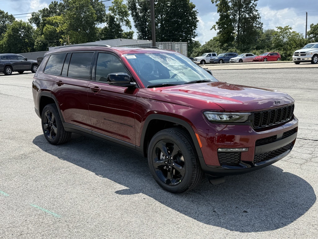 2025 Jeep Grand Cherokee Limited photo 4