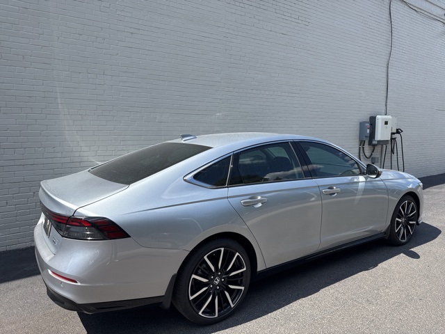 2024 Honda Accord Hybrid Touring photo 3