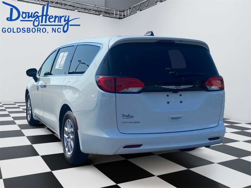 2023 Chrysler Voyager LX photo 3