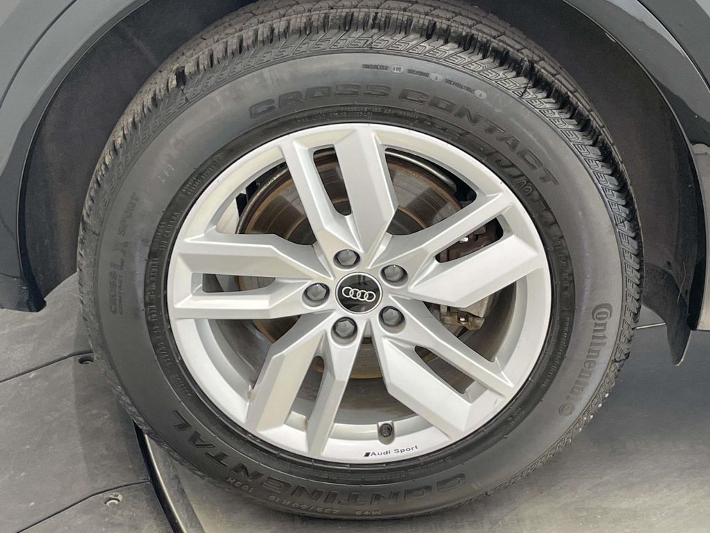 2022 Audi Q5 45 S line Premium photo 9