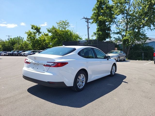 2025 Toyota Camry LE photo 3