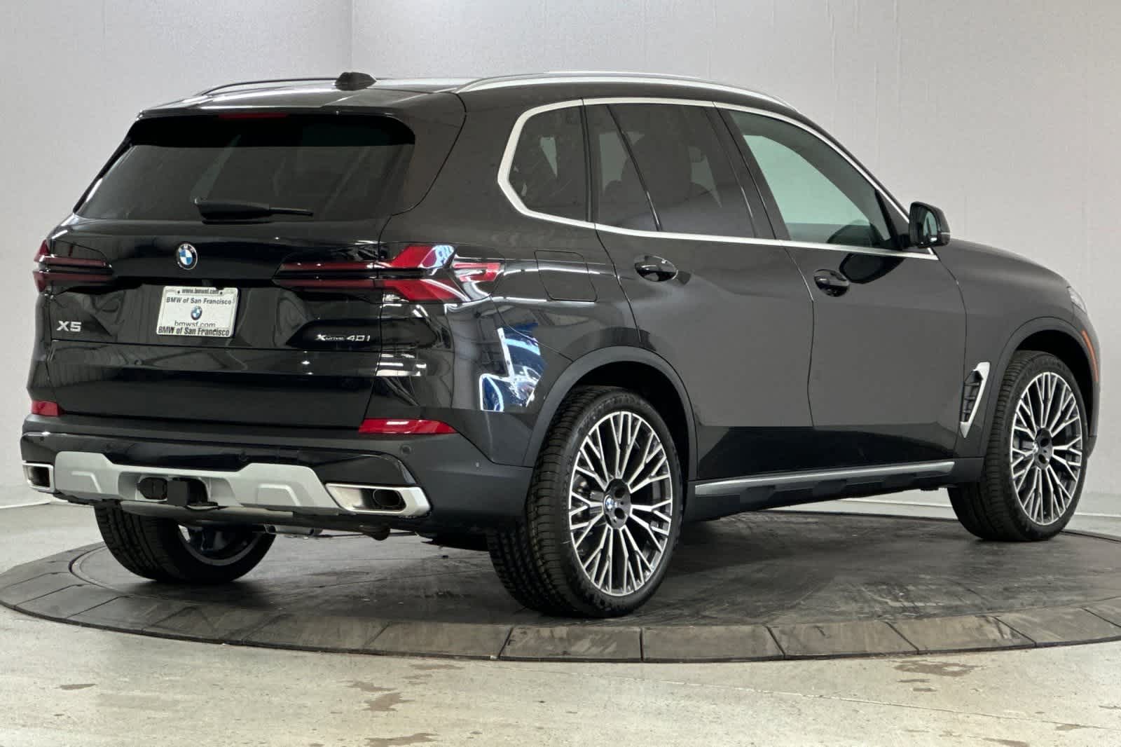 New 2026 Black Sapphire Metallic BMW xDrive40i image 2