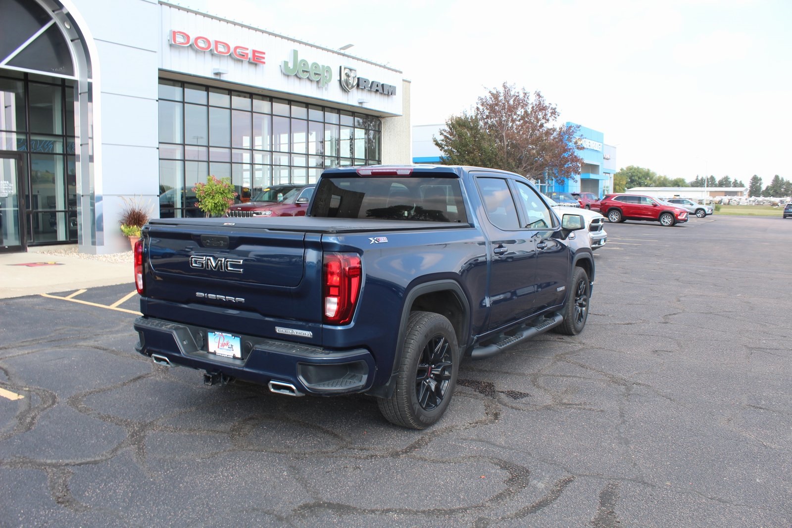 Used 2021 GMC Sierra 1500 Elevation with VIN 3GTU9CET9MG365628 for sale in Luverne, Minnesota