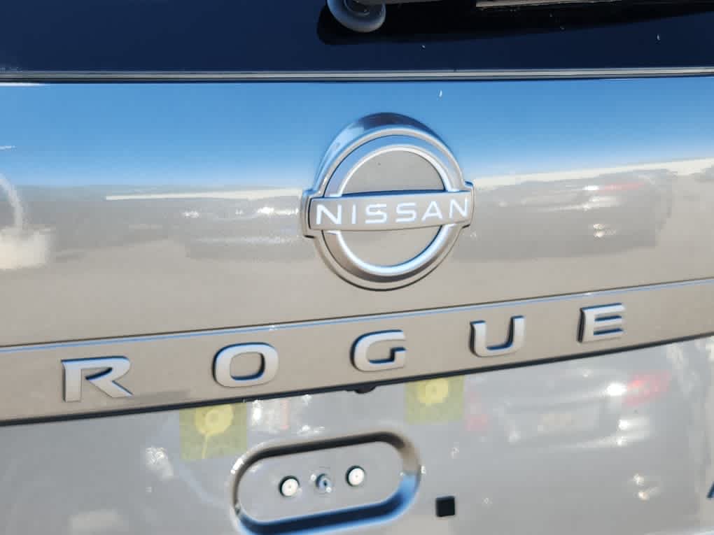 2026 Nissan Rogue SV photo 7