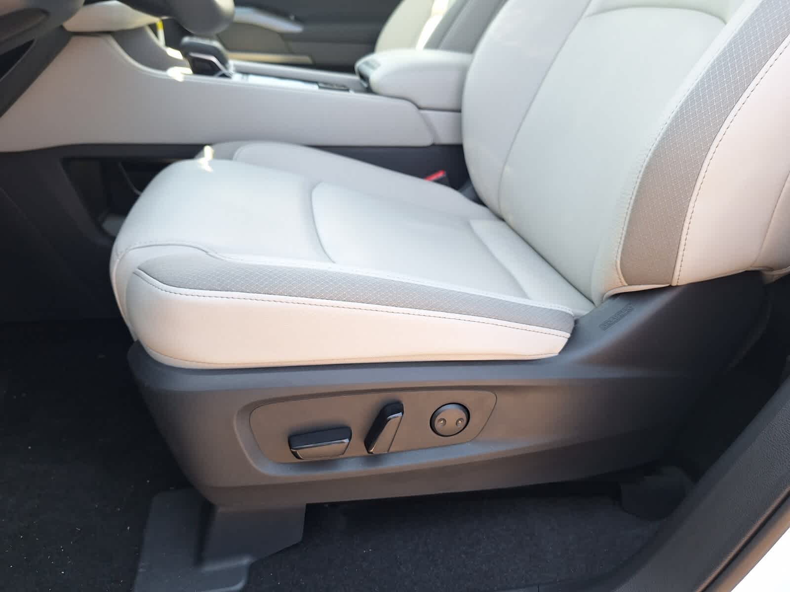 2025 Nissan Pathfinder SL photo 10