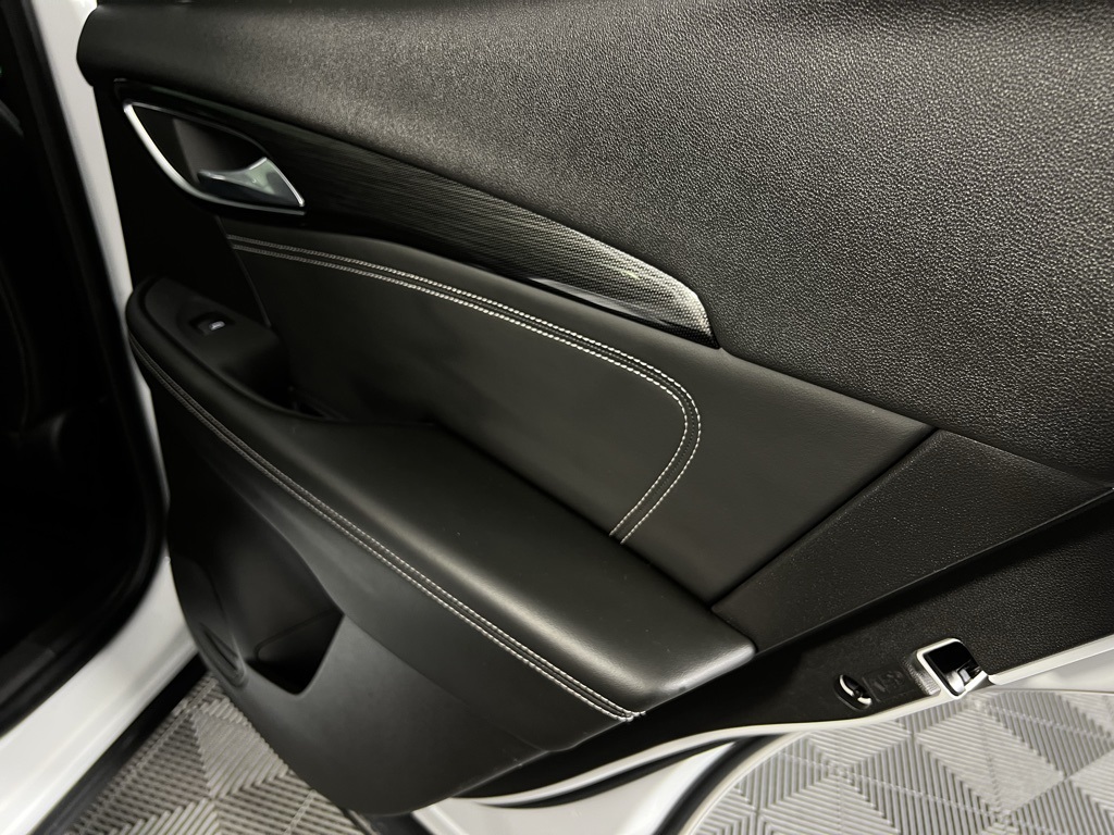 2021 Buick Envision Essence photo 23