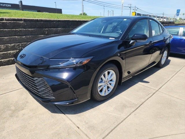 2025 Toyota Camry LE photo 3