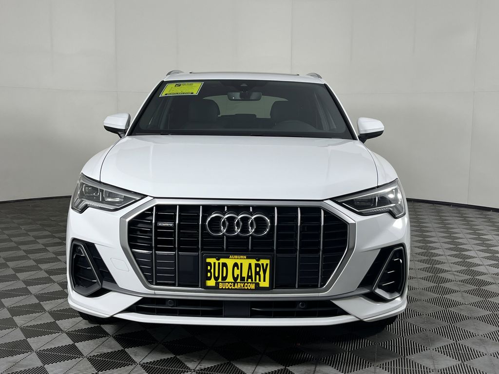 2024 Audi Q3 S line Premium 45 TFSI photo 2