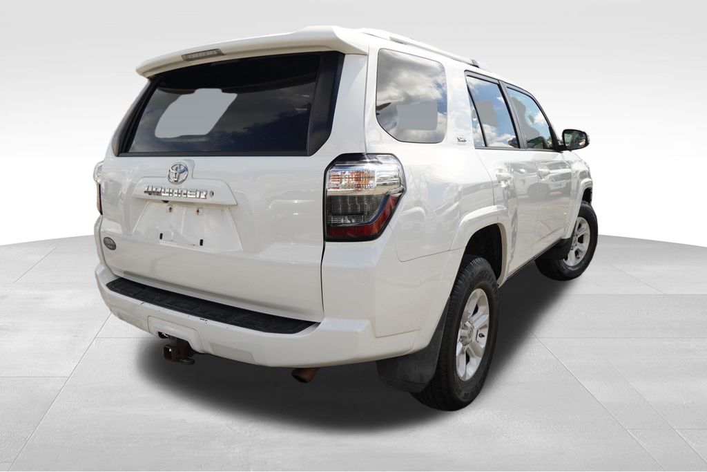 2016 Toyota 4Runner SR5 photo 5