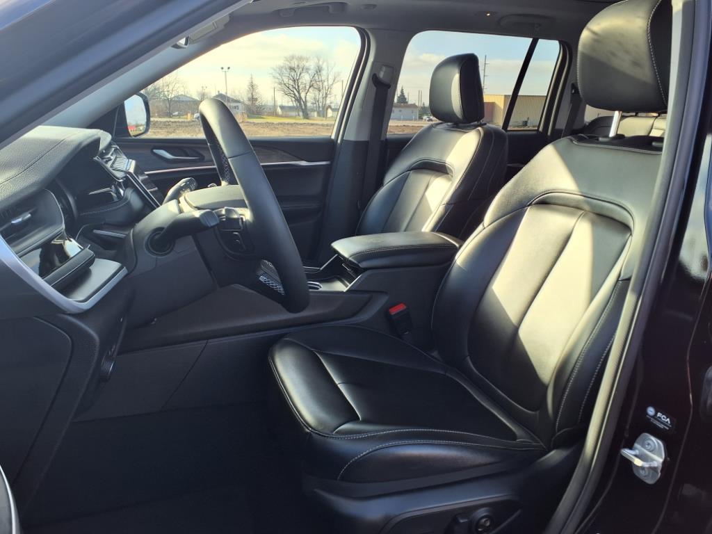 2024 Jeep Cherokee Limited 4xe photo 14