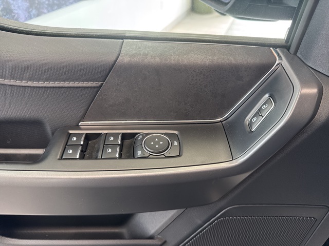 2025 Ford F-150 XLT photo 14