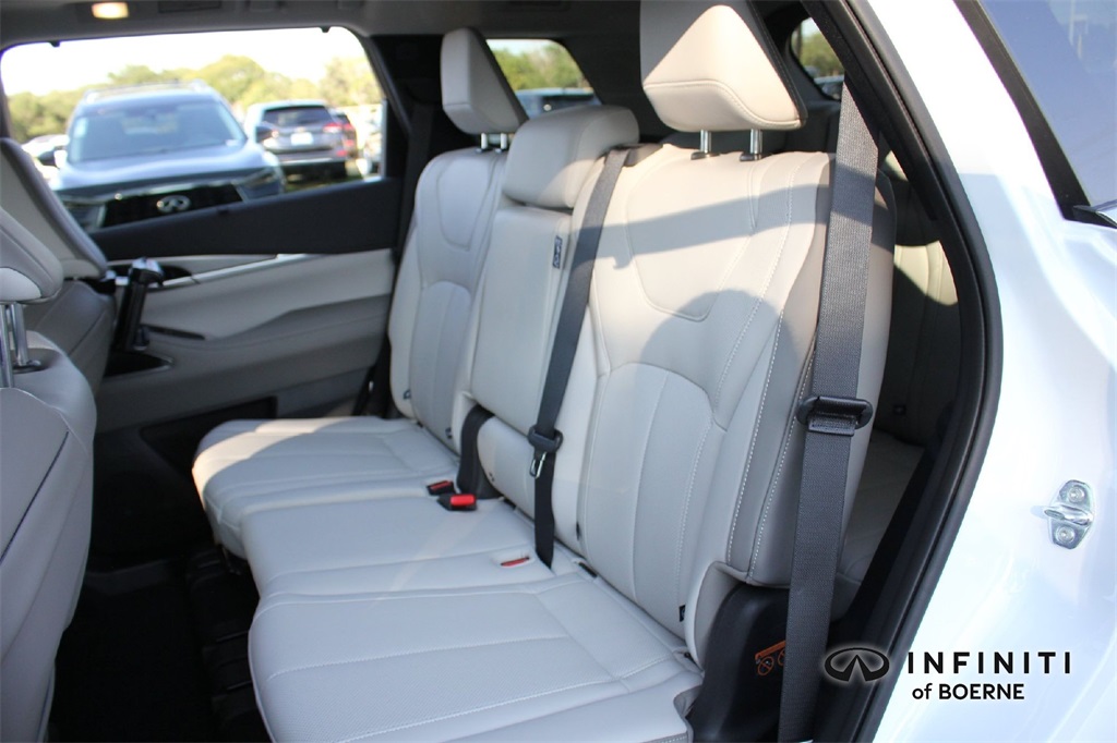 2026 Infiniti QX60 Luxe AWD photo 18