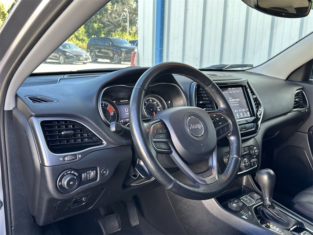 2020 Jeep Cherokee Limited photo 11