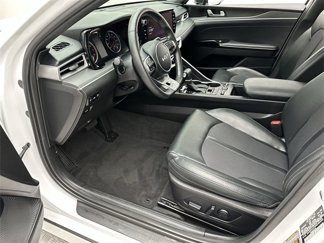 2023 Kia K5 GT-Line photo 3