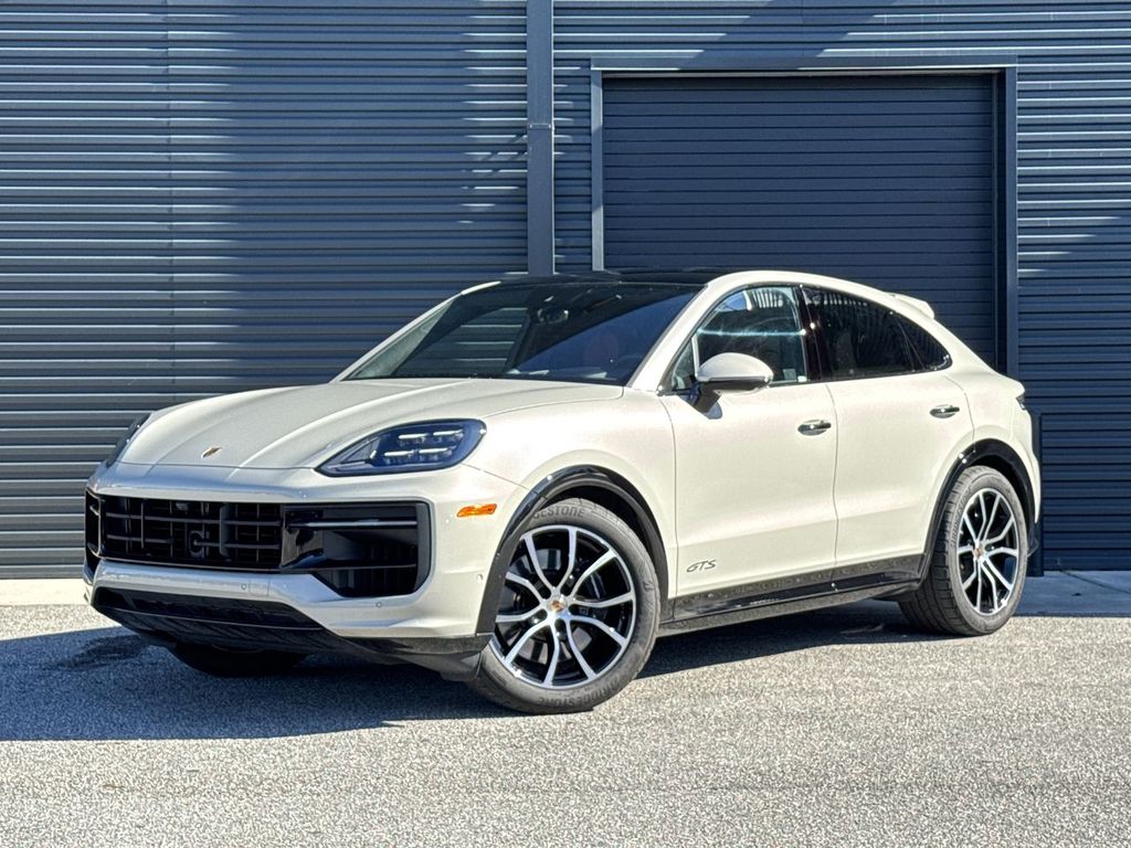2025 Porsche Cayenne Coup GTS's photo