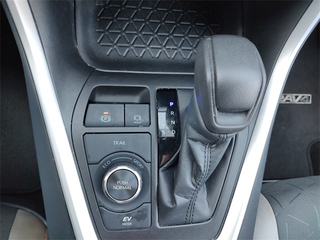 2022 Toyota RAV4 Hybrid XLE photo 24