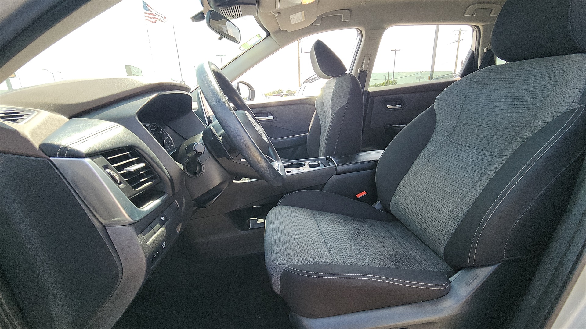 2023 Nissan Rogue SV photo 9
