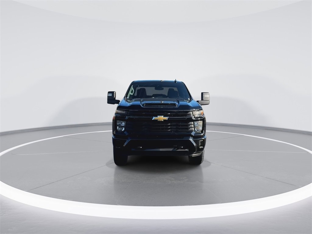 2026 Chevrolet Silverado 2500HD Custom photo 3