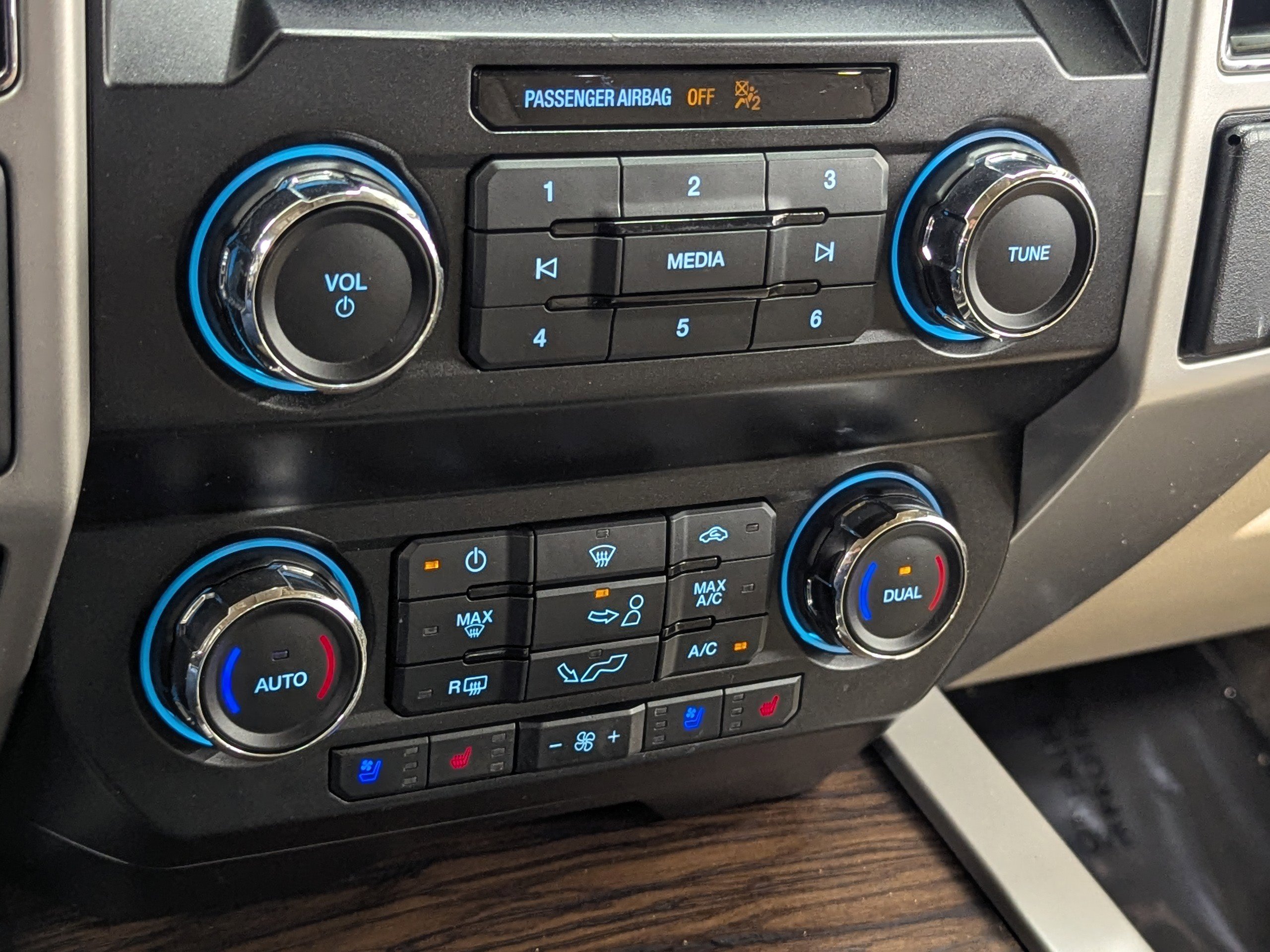 2020 Ford F-150 Lariat photo 21
