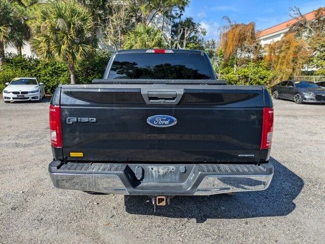 2015 Ford F-150 XLT photo 5