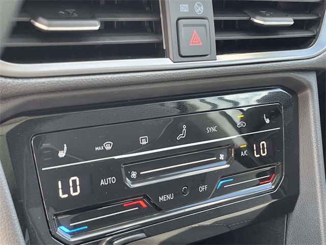 2025 Volkswagen Taos SE photo 18