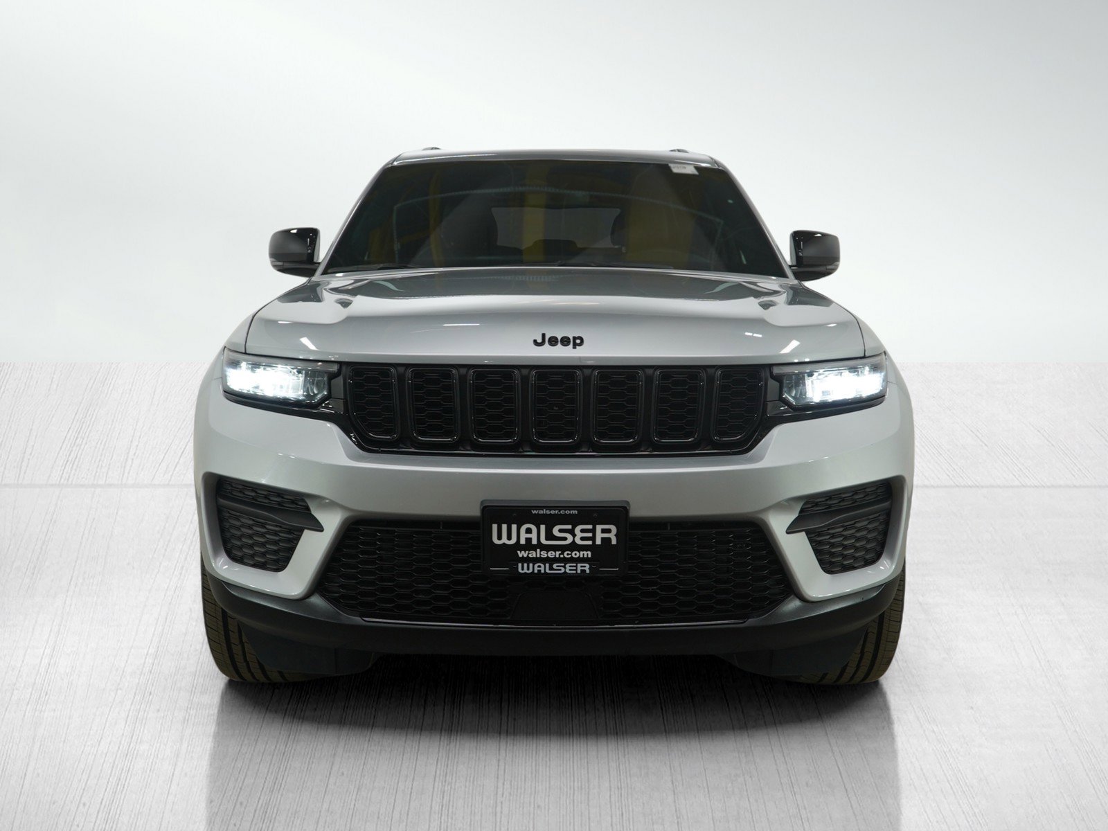 2023 Jeep Grand Cherokee Altitude photo 5