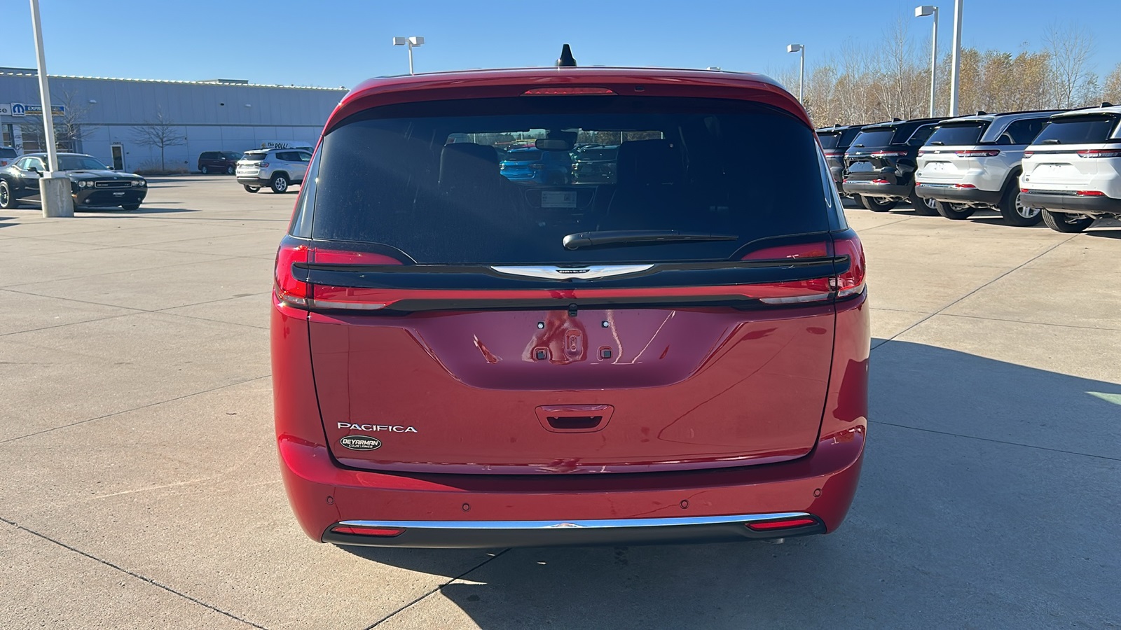 2026 Chrysler Pacifica photo 4