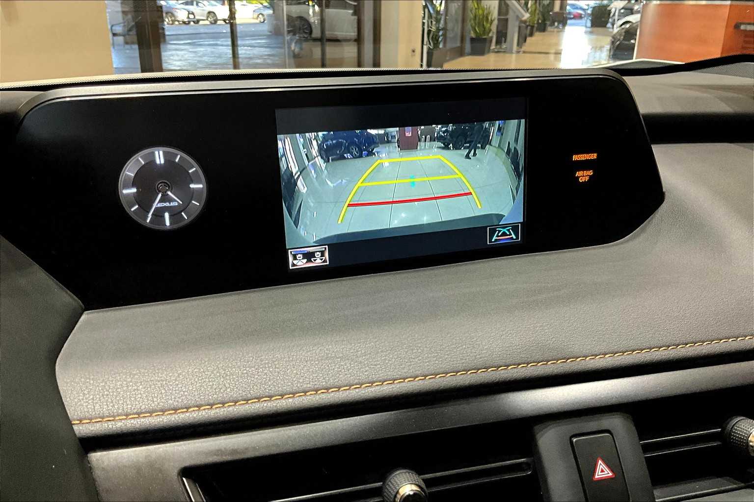 2022 Lexus UX 200 photo 24