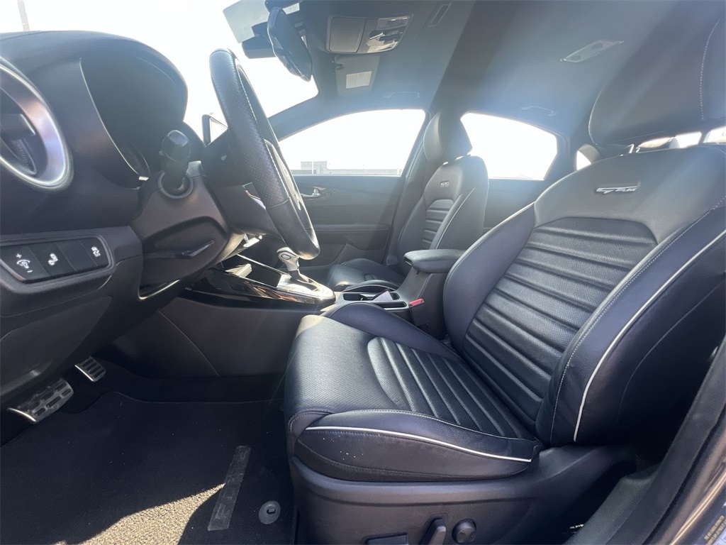 2023 Kia Forte GT-Line photo 12