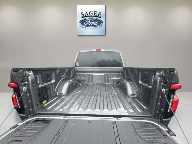 2024 Ford F-150 Lightning photo 5
