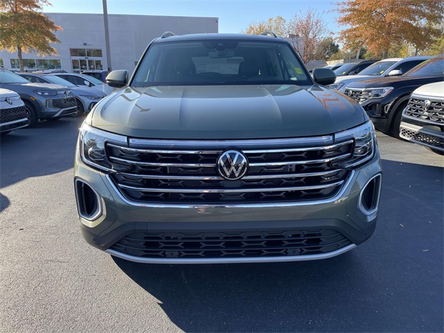 2026 Volkswagen Atlas SE Technology photo 2