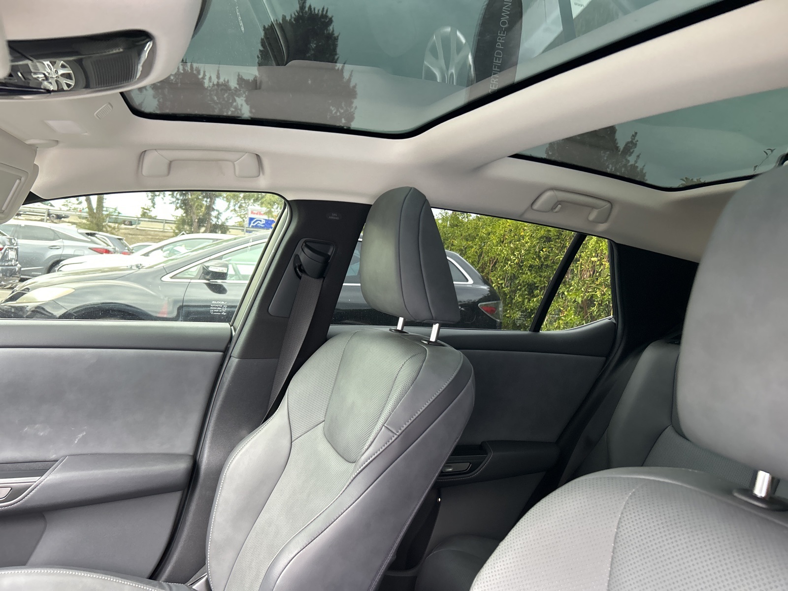 2023 Lexus RZ 450e Premium photo 9