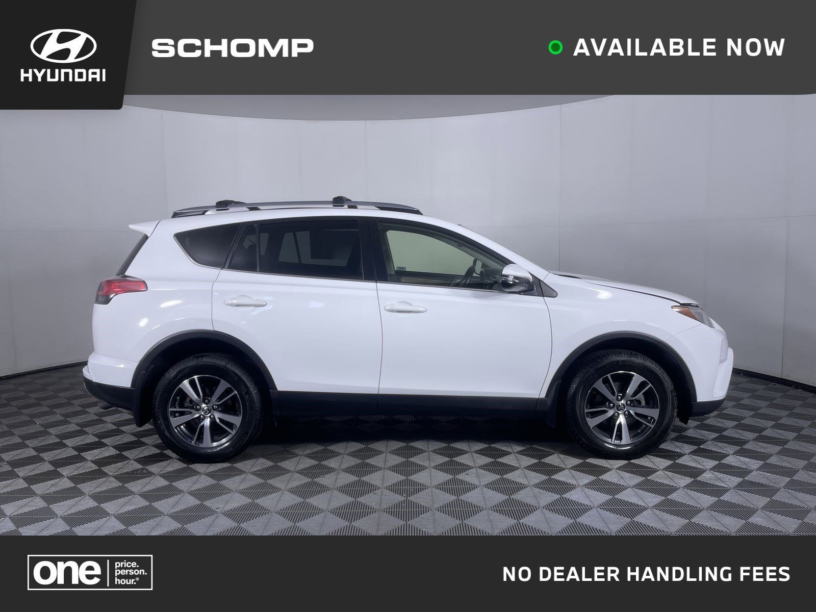 2018 Toyota RAV4 XLE's photo