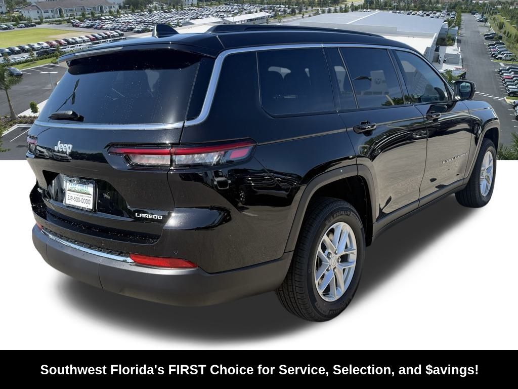 2025 Jeep Grand Cherokee Laredo photo 4