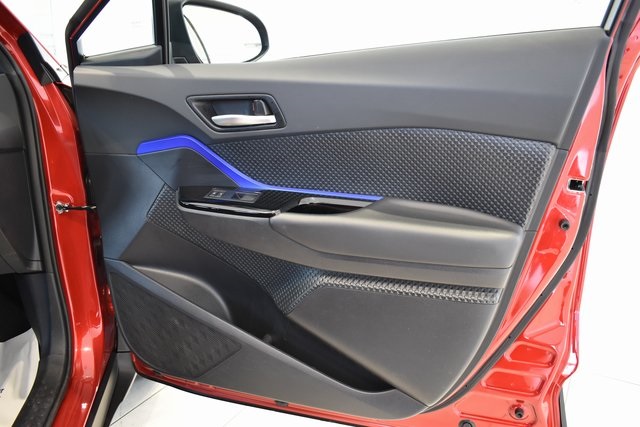 2021 Toyota C-HR XLE photo 11