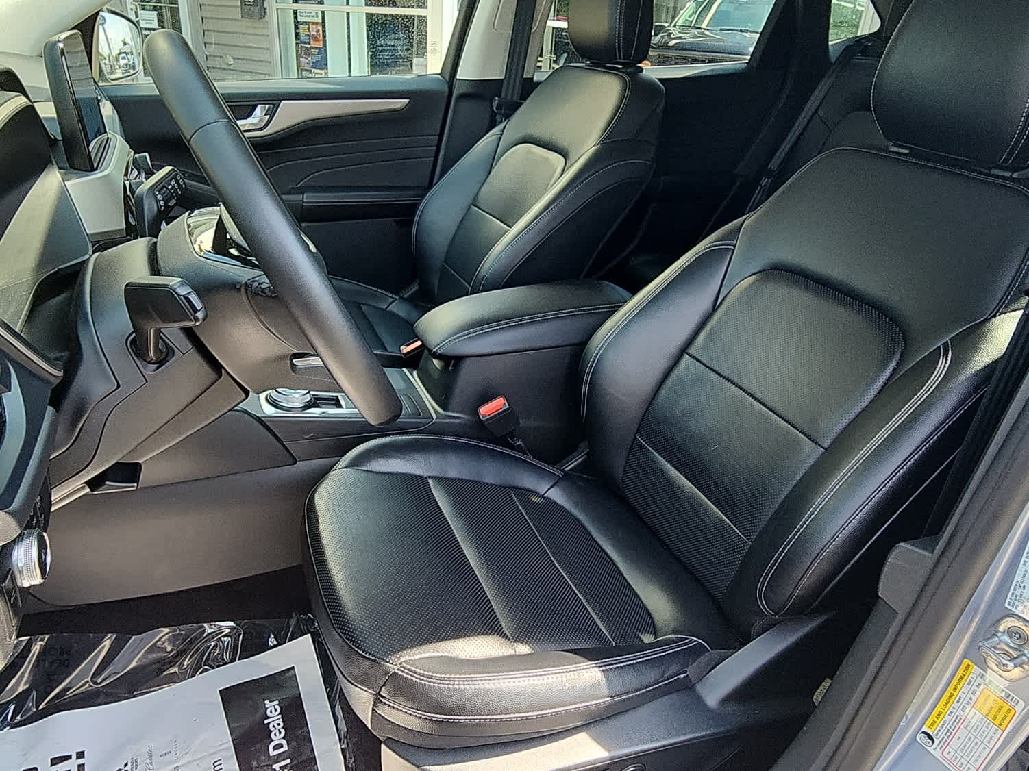 2022 Ford Escape SEL photo 10