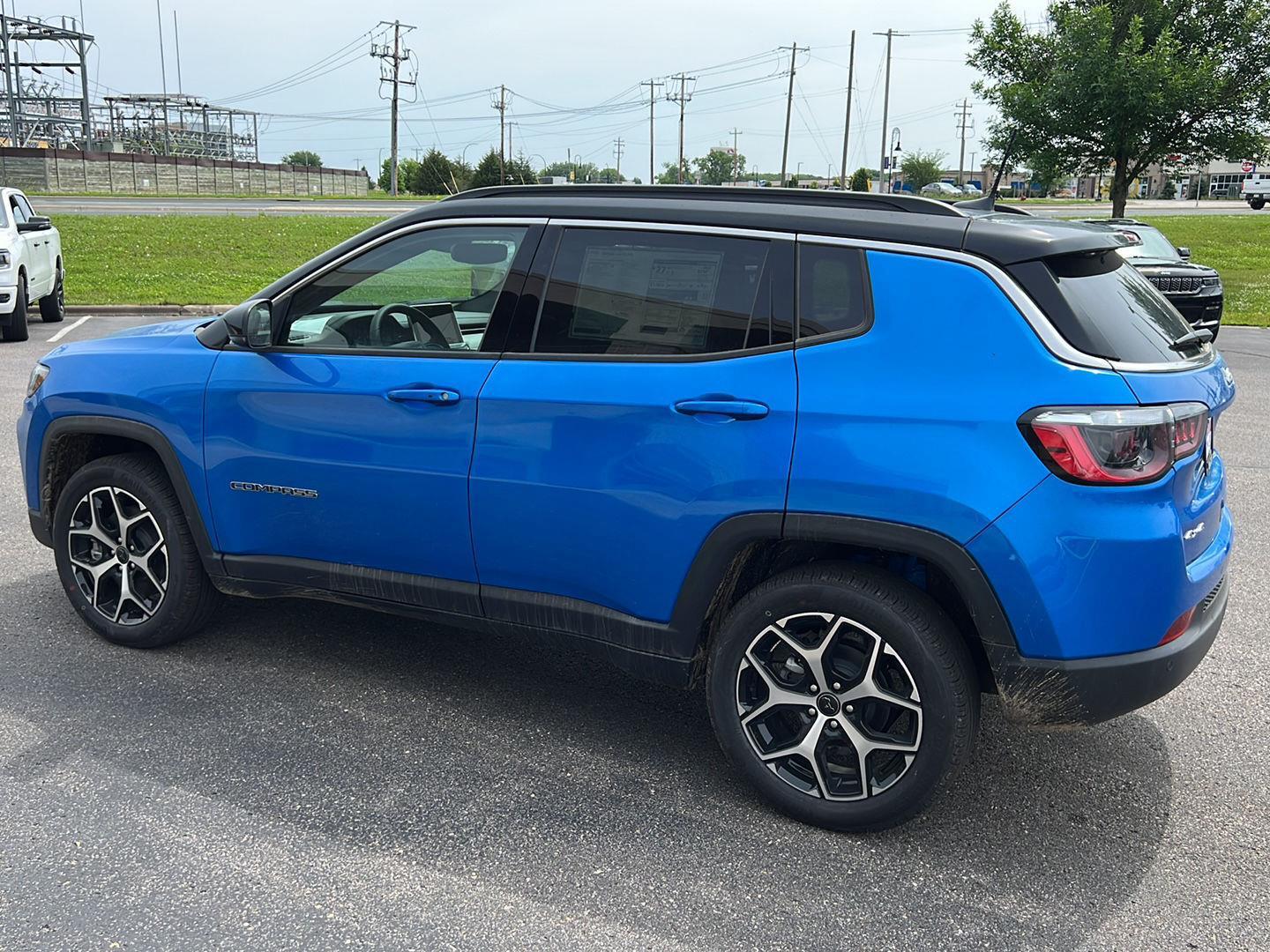 2025 Jeep Compass Limited photo 4