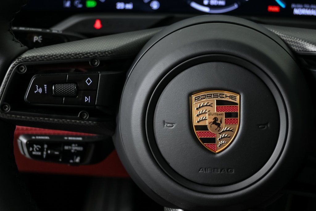 2025 Porsche Taycan GTS photo 10