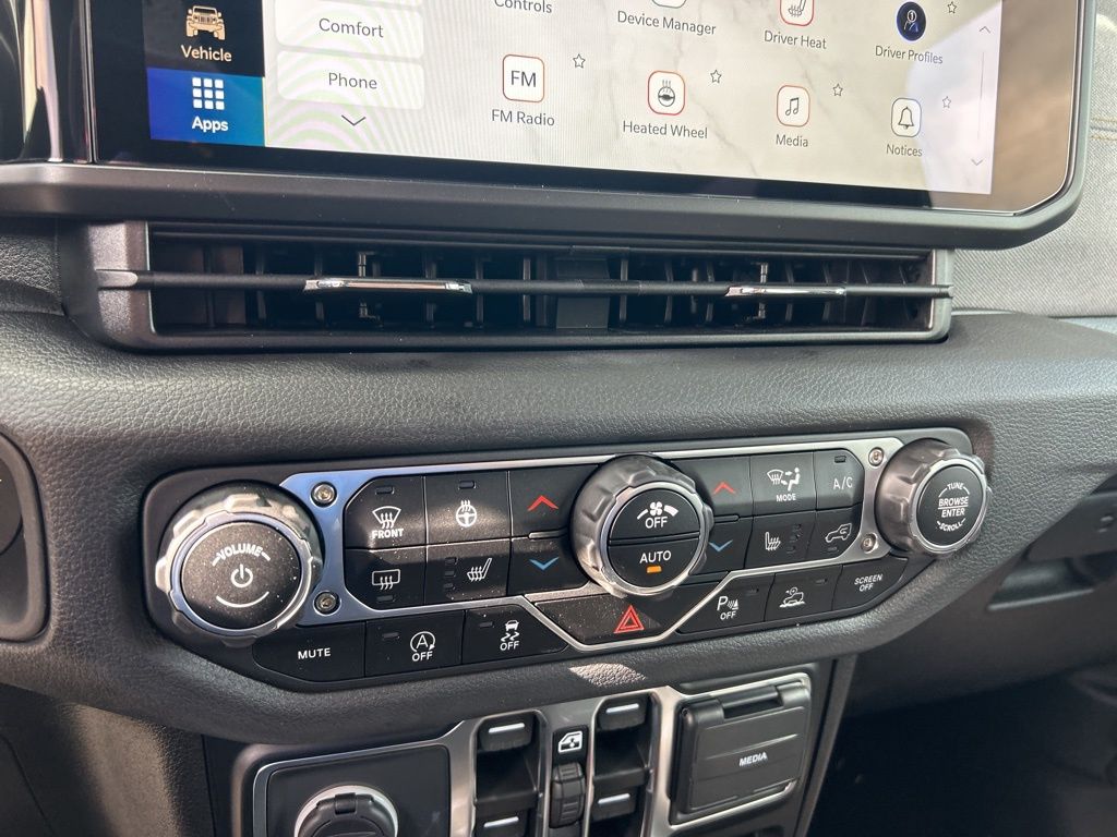 2025 Jeep Gladiator Sport photo 34